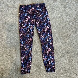 Size small Fabletics work out leggings.